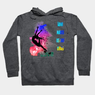 On Valentine's Day, a woman like a bird is a classic T-shirt Hoodie